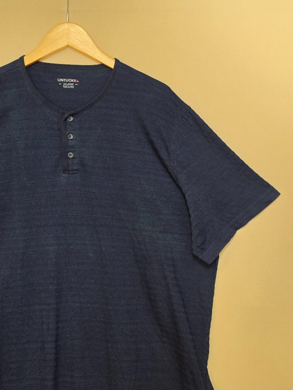 UNTUCKit Short Sleeve Henley XXL